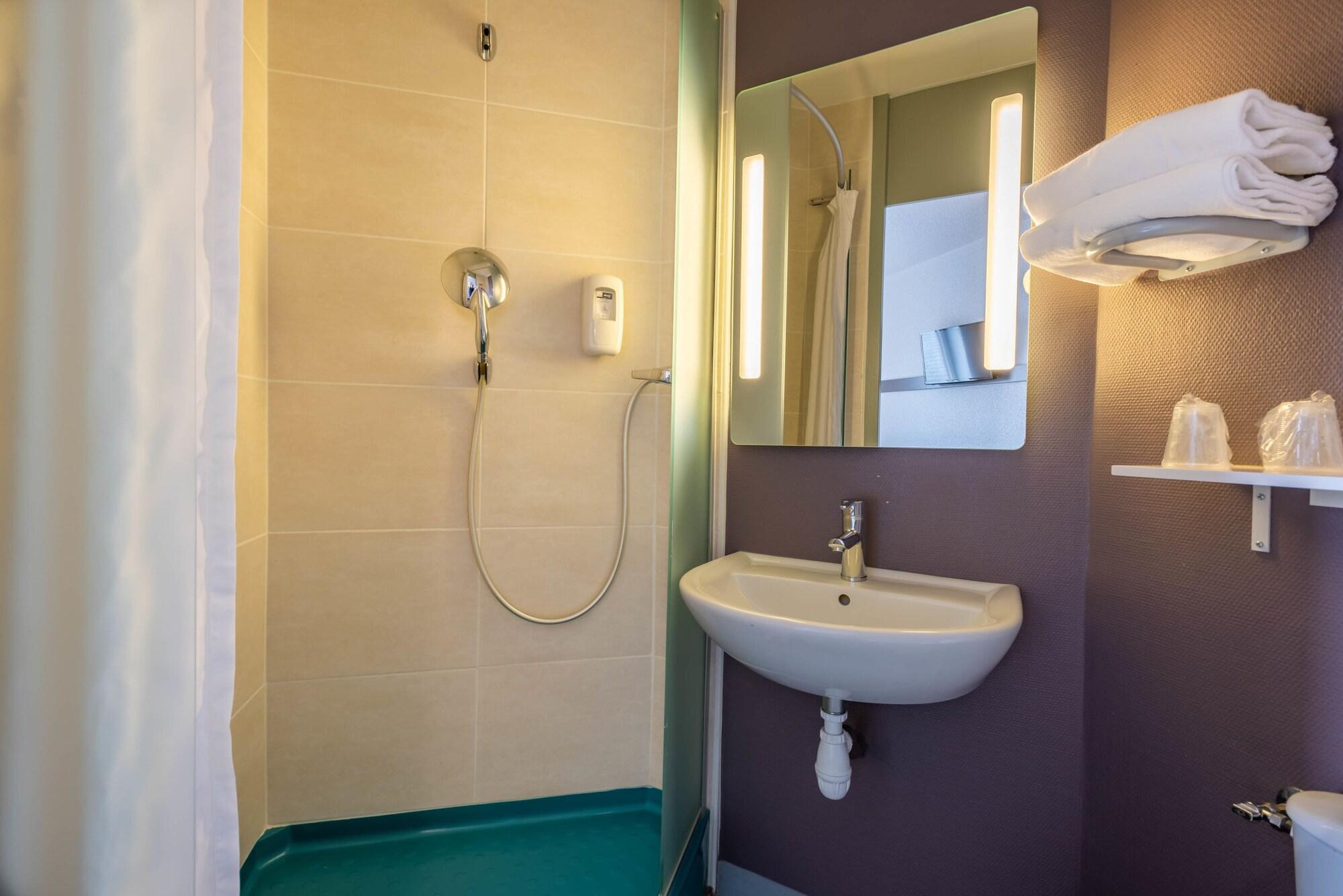 B&B Hotel Lorient Caudan Buitenkant foto